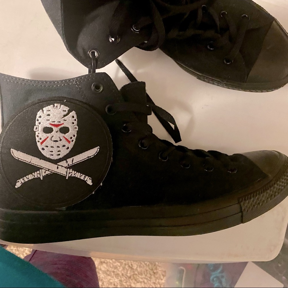 ‼️FRIDAY 🔪THE 🔪13th‼️ONE🔪 OF 🔪A KIND‼️🔪CUSTOM MADE CONVERSE ALL STARS‼️ 🔪